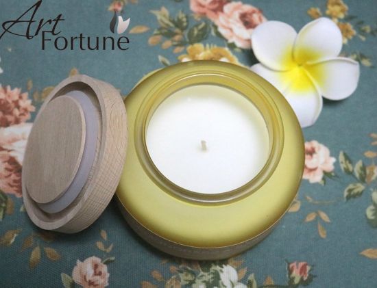 320g Delicate Yellow Glass Jar Scented Candle for Household with Wooden Lid and Kraft Paper Label