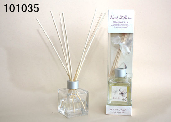 Round and Flat Shape Glass Bottle Fragrance Oil Reed Diffuser with Rattan Sticks in Gift Box